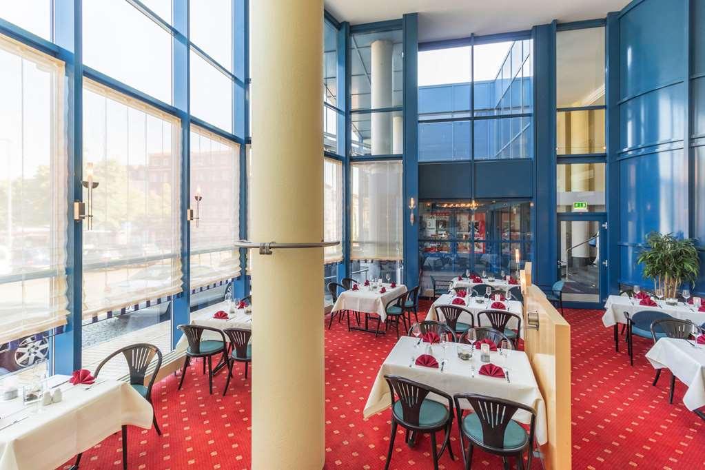 Отель Intercityhotel 4*