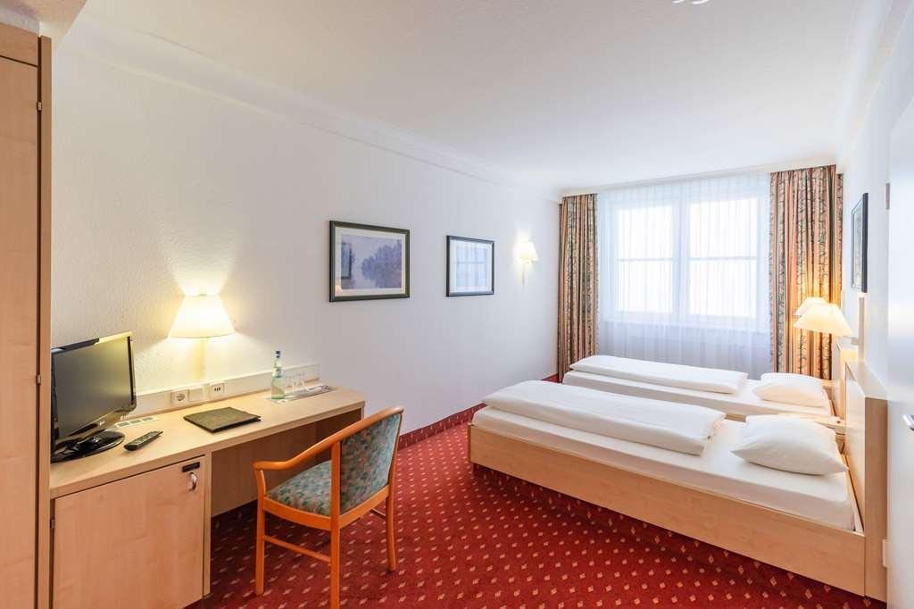 Intercityhotel Отель Шверин