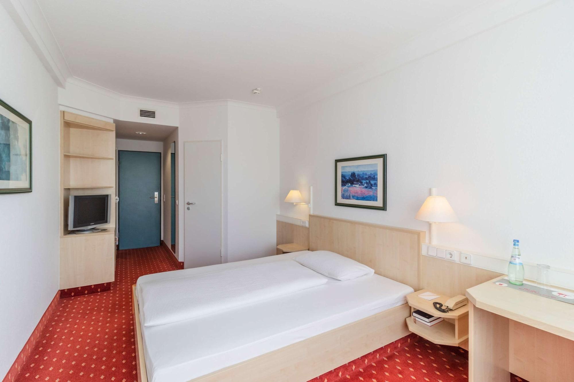 Intercityhotel Отель 4*