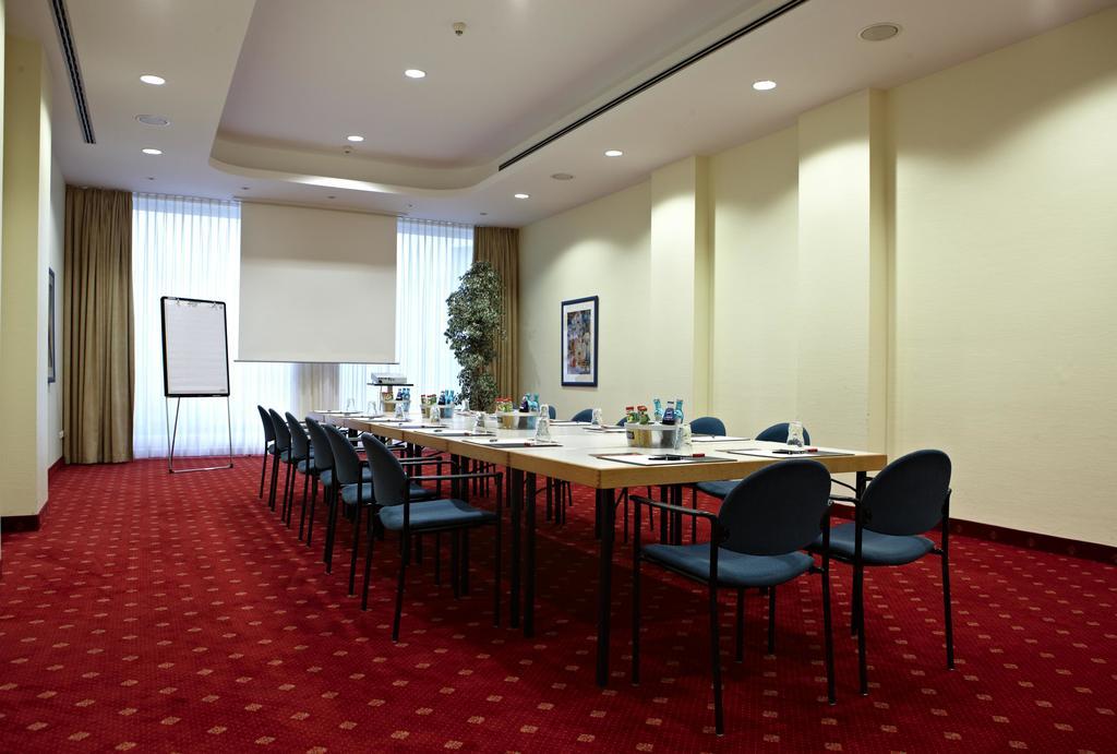 Отель Intercityhotel