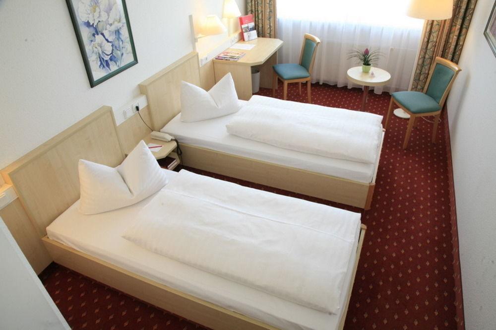 Intercityhotel Отель 4*