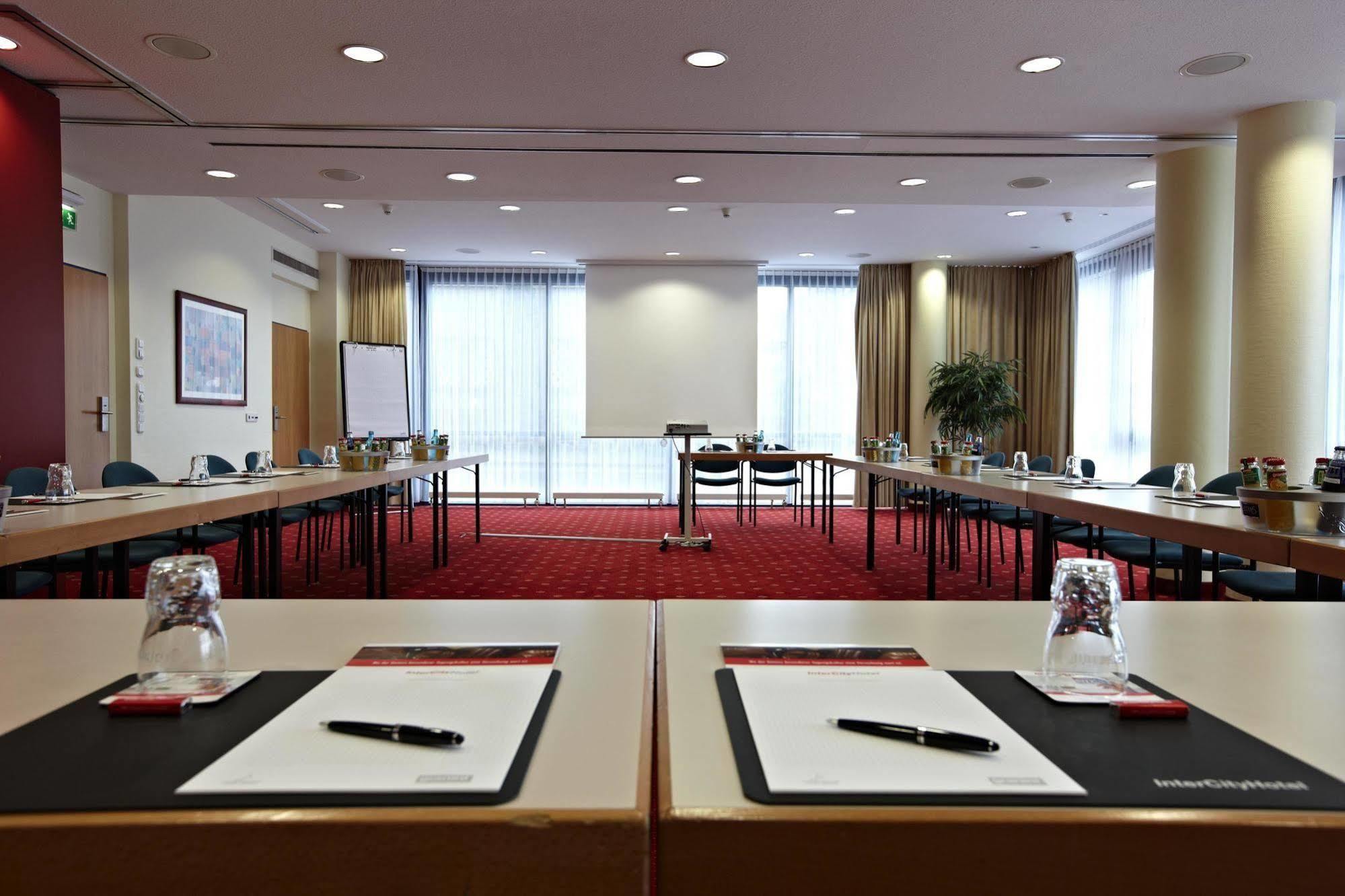 Intercityhotel Отель Шверин