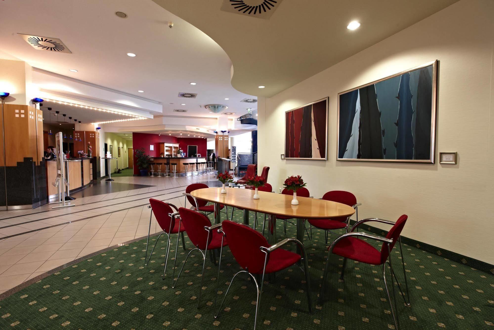 Intercityhotel Отель