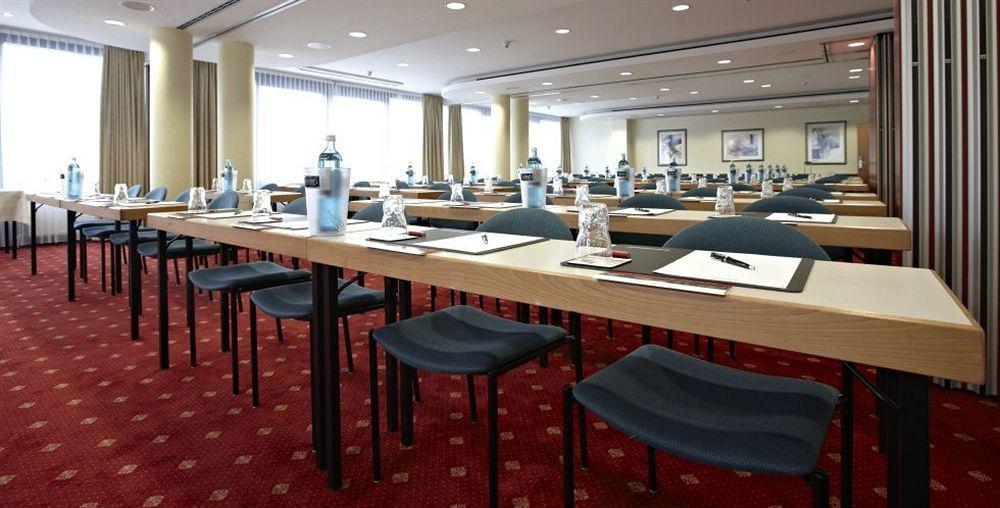 Отель Intercityhotel 4*